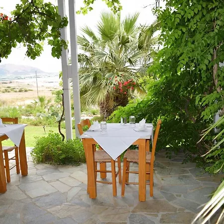 Plakures Hotel *