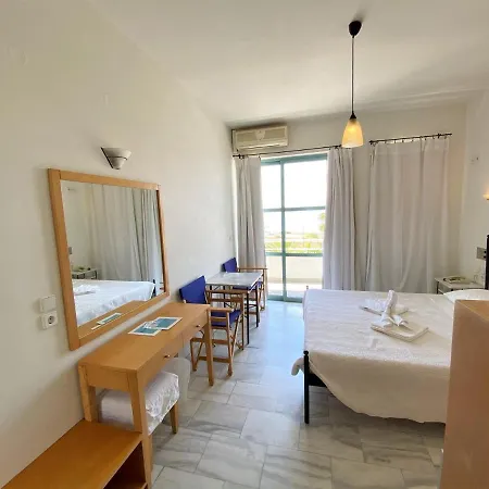 Hotel Plakures *