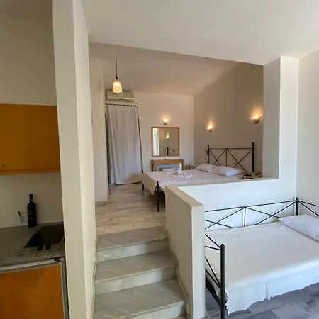 Plakures Hotel *